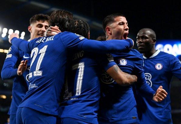 一个回3个T！2人被直接驱逐出场，判罚引热议